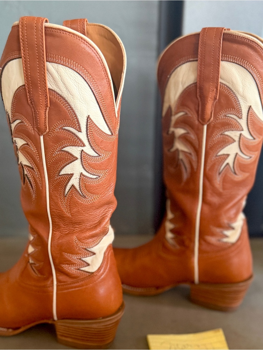 Tecovas Limited Edition Annie in Pecan and Bone - Picture 2 of 3